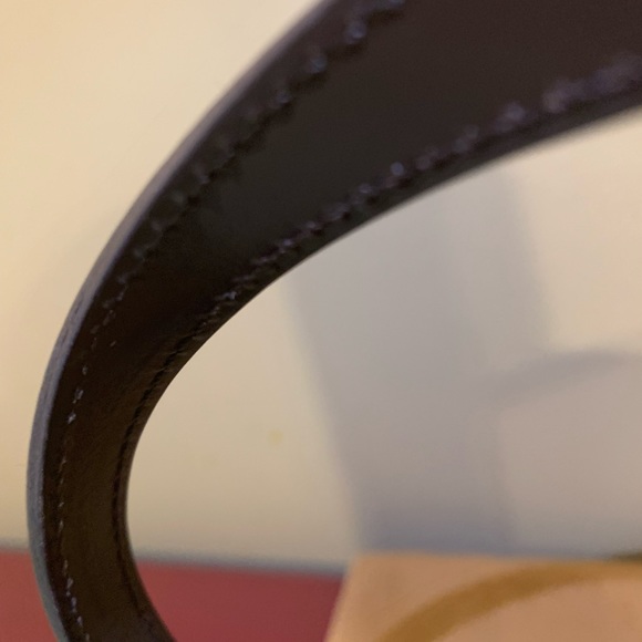 Authentic Louis Vuitton Papillon 26 in Damier - Picture 13 of 15